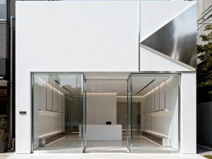 店面装修指南：关注门面、橱窗与细节